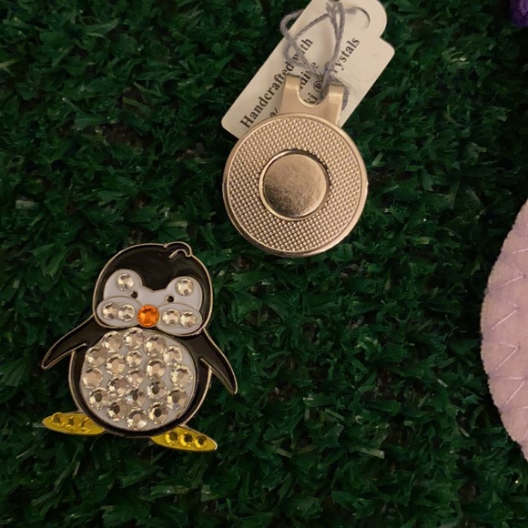 Little penguin golf ball marker - Picture 2 of 2